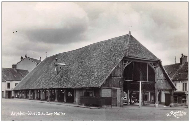 91 . n° 44661 . arpajon.les halles . vue generale . cpsm  14 x 9 cm.