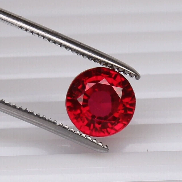 Paire De Rubis Naturels Du Mozambique - Taille Diamant Rond, Rouge Sang, 11 Mm - Neuf
