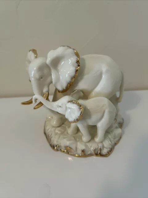 Beautiful Mother And Baby Porcelain Elephants Figurine 2