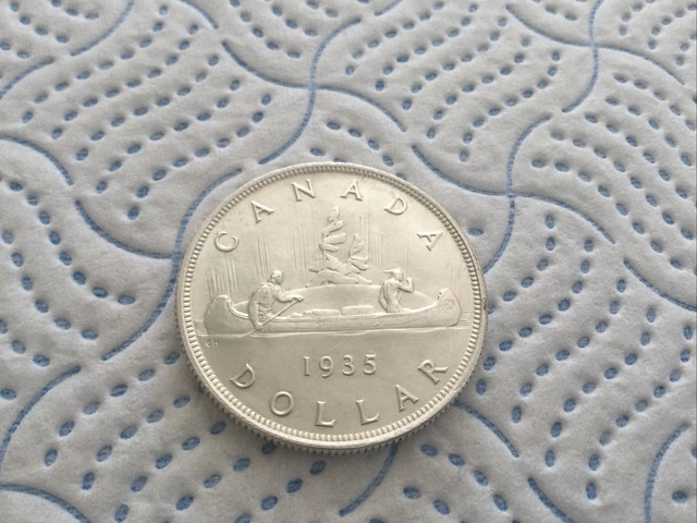 1935 / Canada Silver Dollar Coin