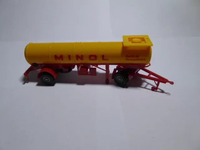 DDR-Modellauto ein Tankanhänger von MINOL in Spurweite H0 (1/87)