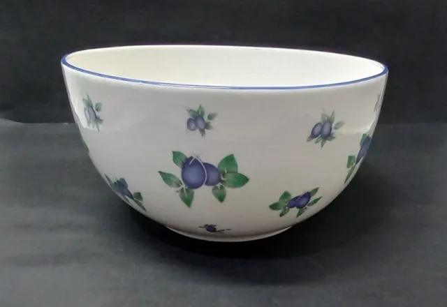 NEW Royal Doulton "Blueberry" Large 24cm Serving Bowl