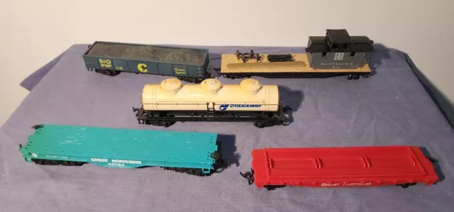 Mixed collection of HO scale USA FREIGHT MODEL RAILWAY CARRIAGES - pre-owned