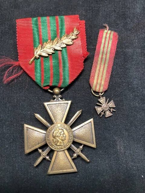 Pendentif Médaille Chemin De Fer 1917 - Bijou Ancien Authentique - Sans Marque