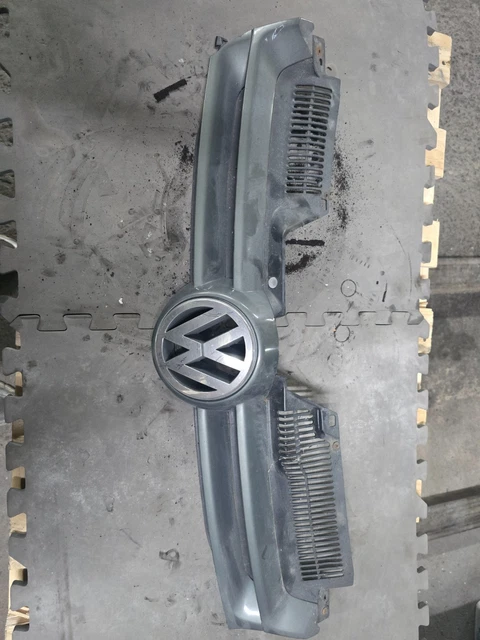 Vw Golf Mk5 Front Grill  And Badge