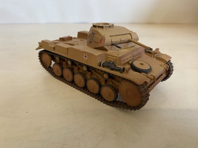 Maquette 1/35 ICM Ref 35312 Panzer II Ausf.D & figs