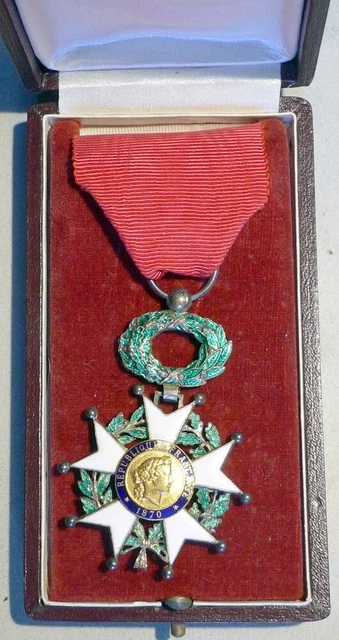 CPA CHERBOURG - Porte de la Caserne Briere-de-l'Isle 1er Regiment
