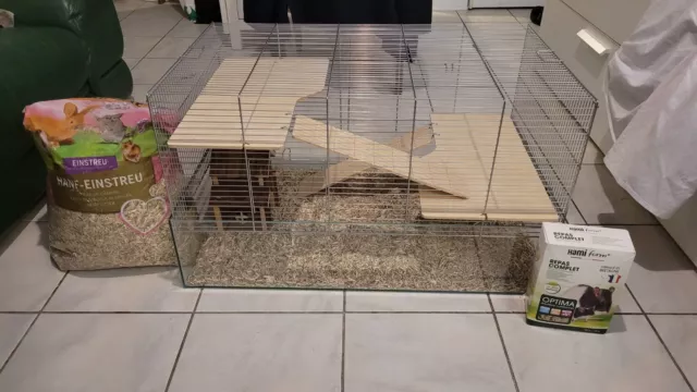 cage à hamster et accessoires