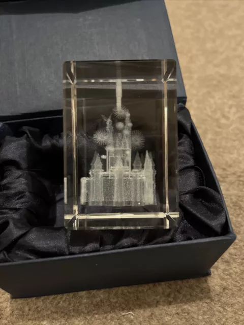 BNIB Walt Disney Castle 3D Laser Etched Crystal Glass Cube From 2007