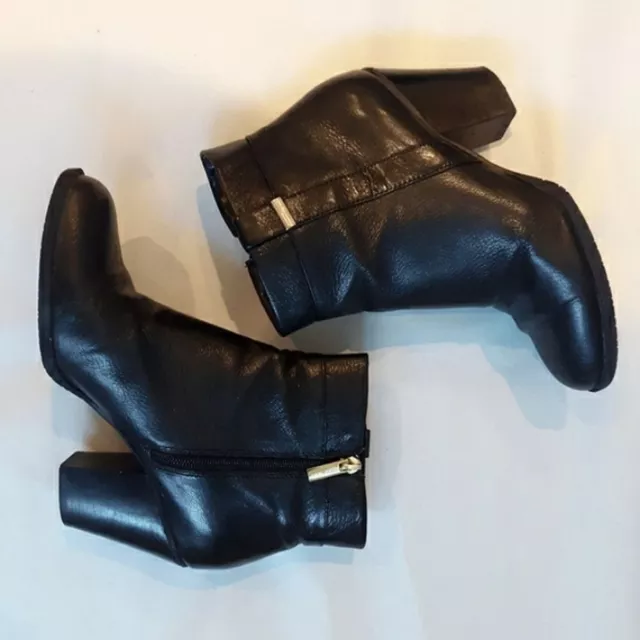 Bandolino 8.5 Black Leather Ankle Boots Gold Accents Bdevora Heeled Zipper Sides