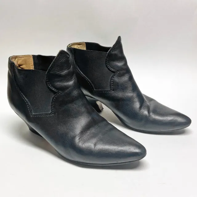 Acne Studios Alma Black Leather Chelsea Ankle Boot EU 39 / US 8 Pointed Toe