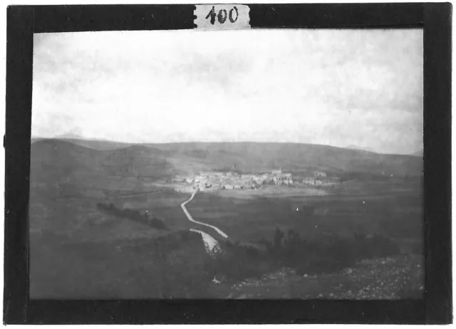 Plaque verre photo ancienne positif noir et blanc 6x9 cm Ariège village France