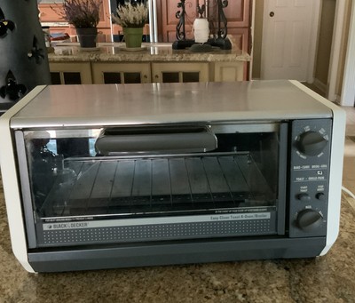 Black & Decker Spacemaker TRO495 TY1 Toast-R-Oven Broiler Easy Clean