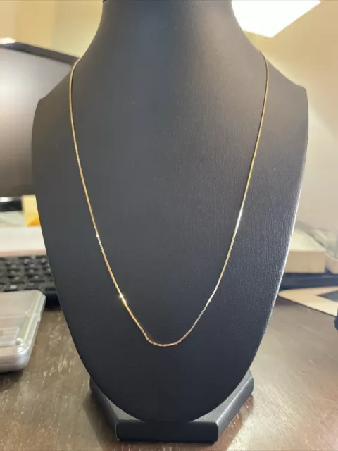14k 20 inch solid gold chain preowned 2.65 Grams