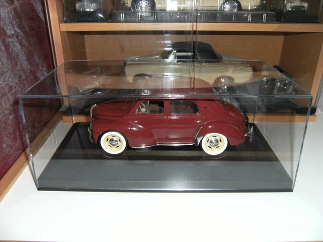 Renault 4CV 1954 Rouge SOLIDO 1:17 1:18