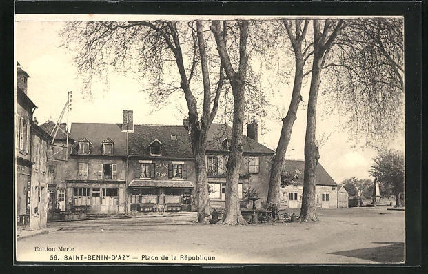 CPA Saint-Benin-D´Azy, Place de la Rèpublique