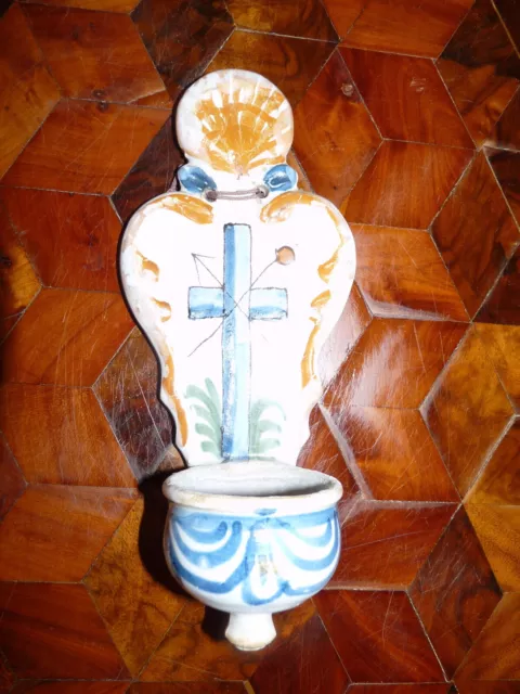 Rare ancien bénitier en faïence de Nevers XVIIIe 18ème objet religieux religion