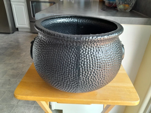 TPI Witches Cauldron Pot Halloween Blow Mold Decoration 10T 14W Great cndtn TPI Witches Cauldron Pot Halloween Blow Mold Decoration 10T 14W Great cndtn