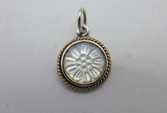 Pandora daisy signet best sale pendant