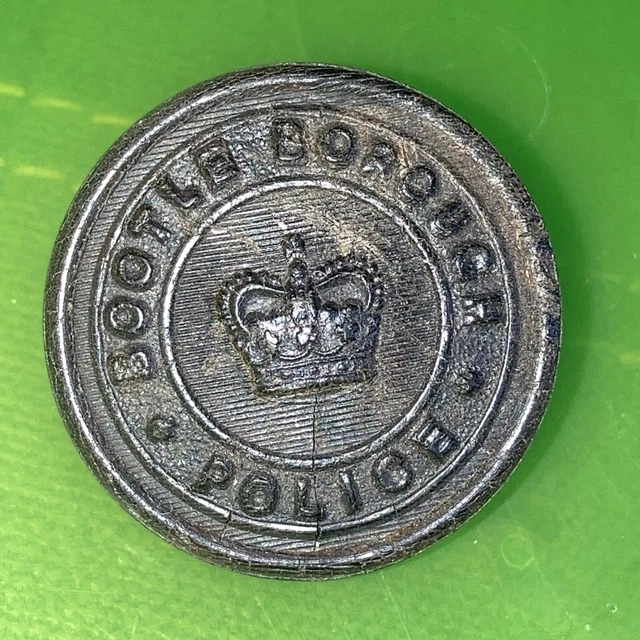 Bootle Borough Police 25mm Button James Grove & Sons, Halesowen (1061)