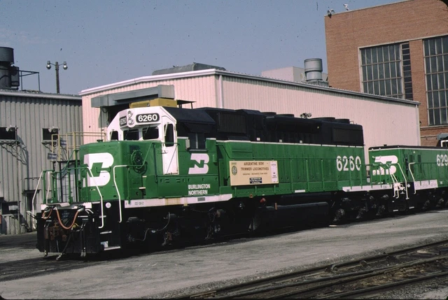 BN Burlington Northern EMD SD38 Original Kodachrome Kodak slide