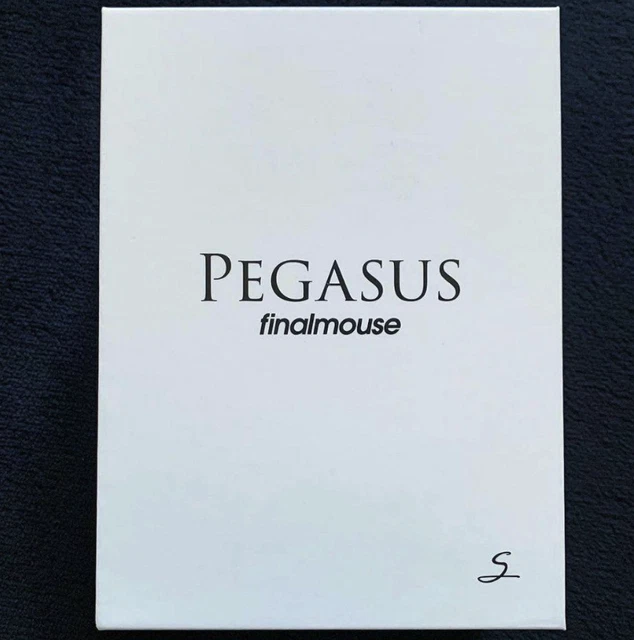 Finalmouse Pegasus サイン入りホワイト 力強く