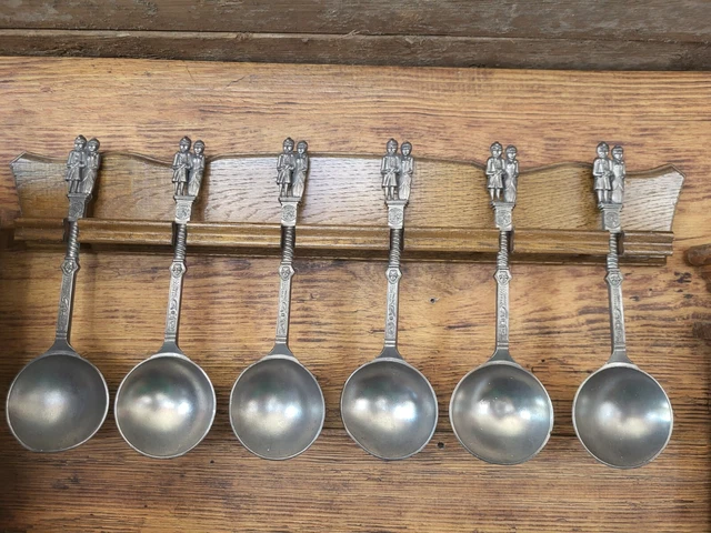 Cubiertos antiguos de castillo - cuchara de comida