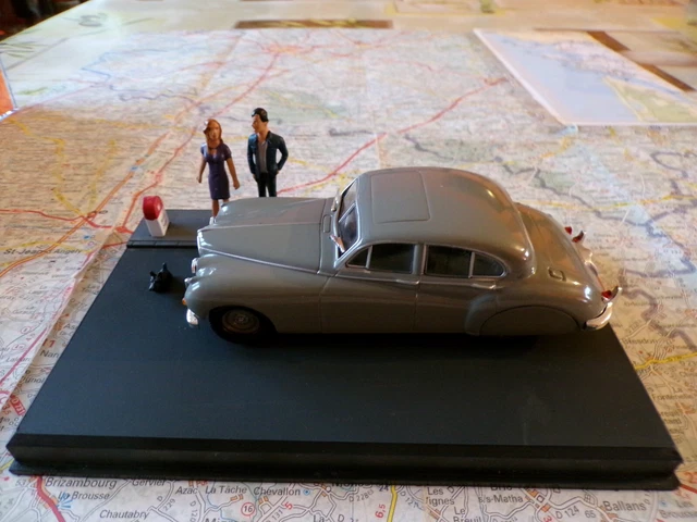 CITROËN 2 CV Pick-up IXO 1/43 Série Route Bleue La ligne jaune