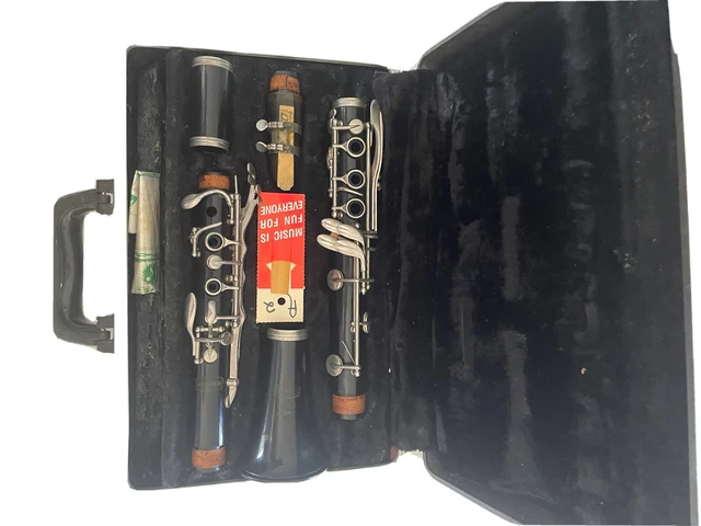The Selmer Company "Bundy Resonite" Clarinet RS