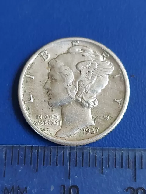 A 1937 USA United States Silver Mercury Dime Ten Cents Coin