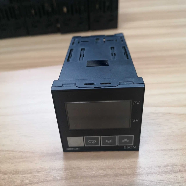 Used Omron Temperature Controller E5CN-R2TC E5CN-R2TC Tested good condition
