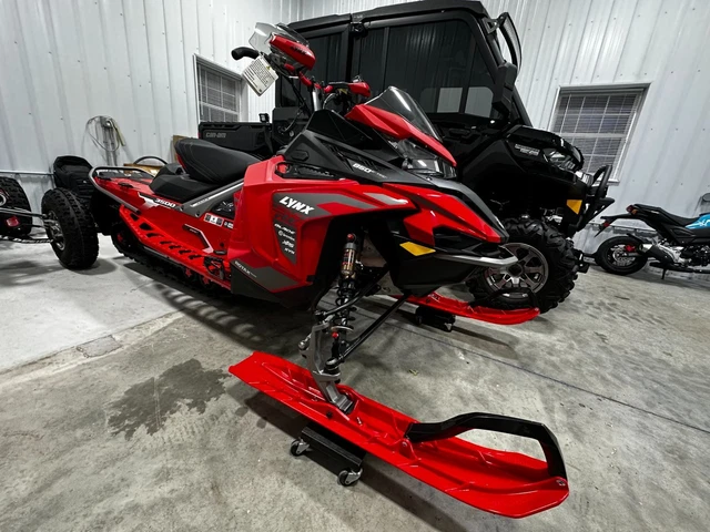 2023 Lynz 850 Snowmobile 0 Miles! Mint Ready To Ride!