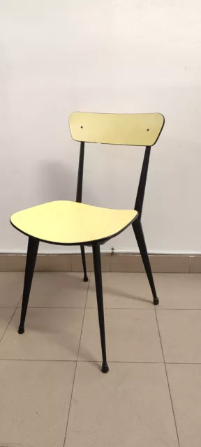 particolare Sedia in Formica Anni '70 Chairs 70s gialla doppio fondo metallo