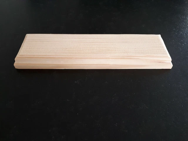 Socle En Bois Exotique Pour Figurines Et Maquettes - 10,7 X 5,6 Cm ép. 3,8 Cm - Occasion Très Bon état