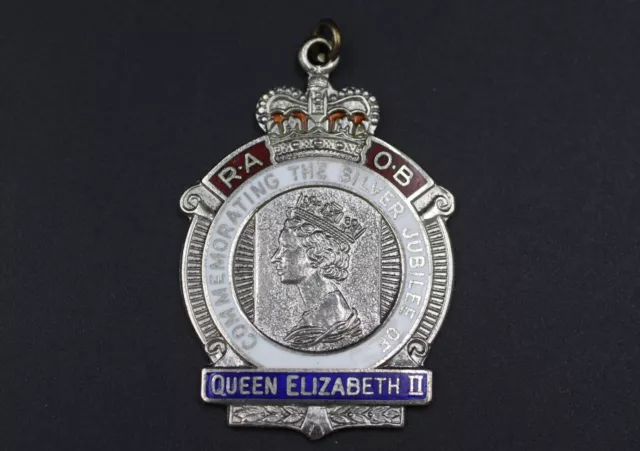 .925 STERLING SILVER 'Silver Jubilee Queen Elizabeth II' Pendant 22.15g -S20