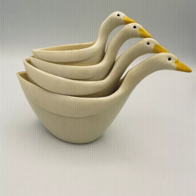 Vintage Stacking Geese Melamine Measuring Cups Kitschy Nesting White Farmhouse