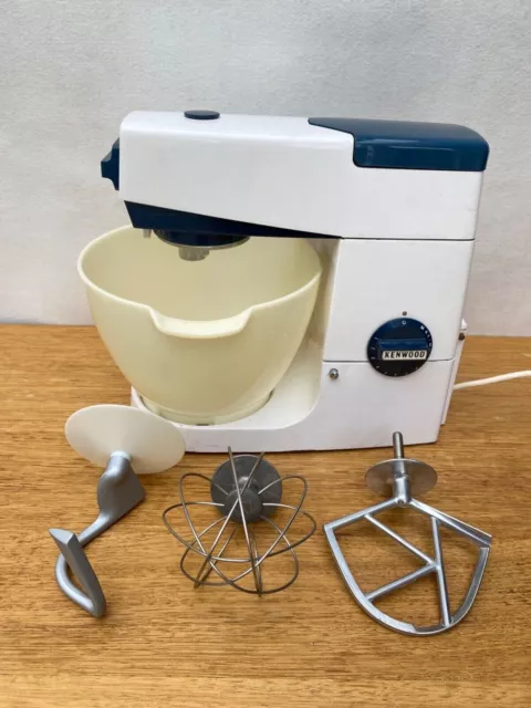🔹 Vintage Kenwood Chef A701A Countertop Mixer With Mixing Bowl & Attachments