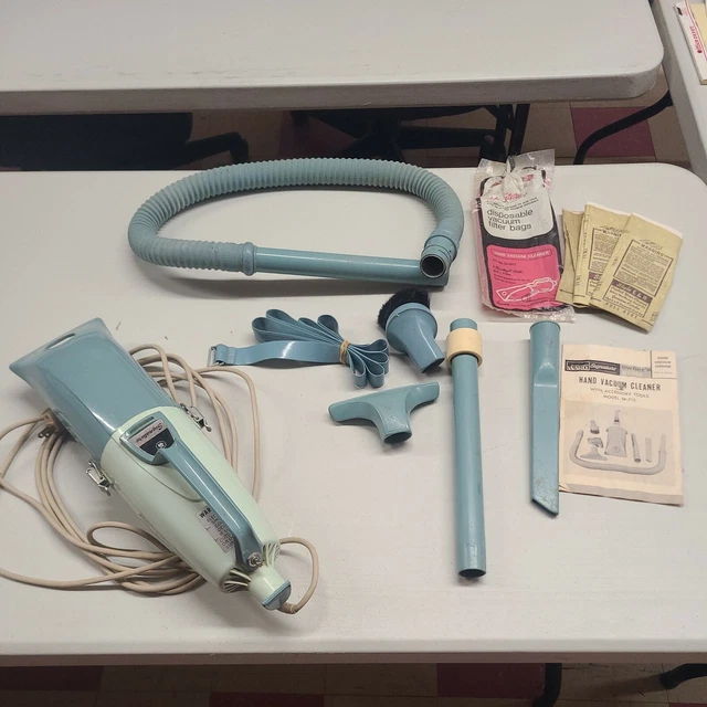 VINTAGE MONTGOMERY WARD Signature Hand Vacuum Cleaner SP710A With