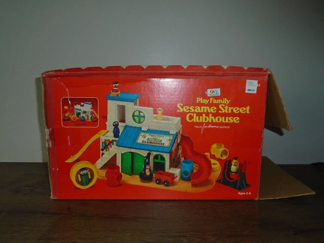 Vintage Fisher Price Play Family Little People Sesame Street Clubhouse w/Box 937