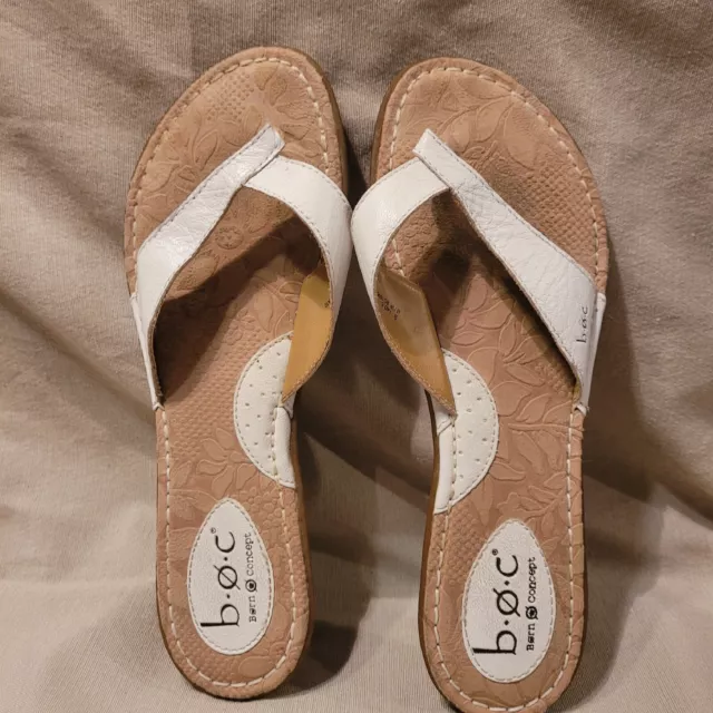Born BOC Concept Womens  BC1536 Size 9 M White Leather Thong Flip Flop Sandals