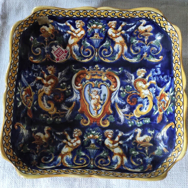 Plat carré en faïence de la manufacture de Gien "modèle Renaissance " 1938/ 1960