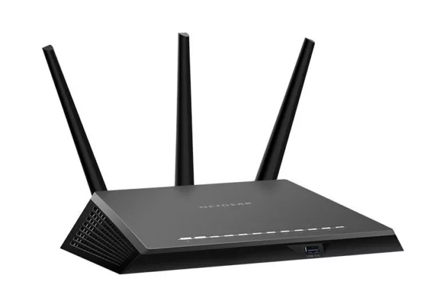(VENDUTO) Netgear R7000 Router WiFi Nighthawk + Netgear A6210-100PES 3