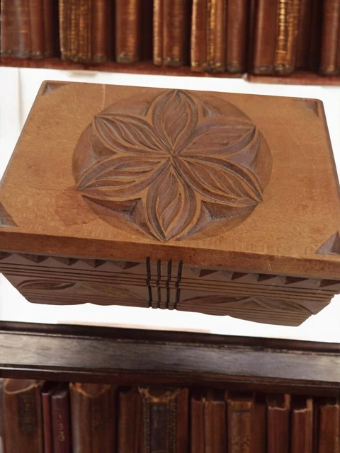Boîte à Bijoux Ancienne En Bois Sculpté Main - Vintage, Bon état, Origine France