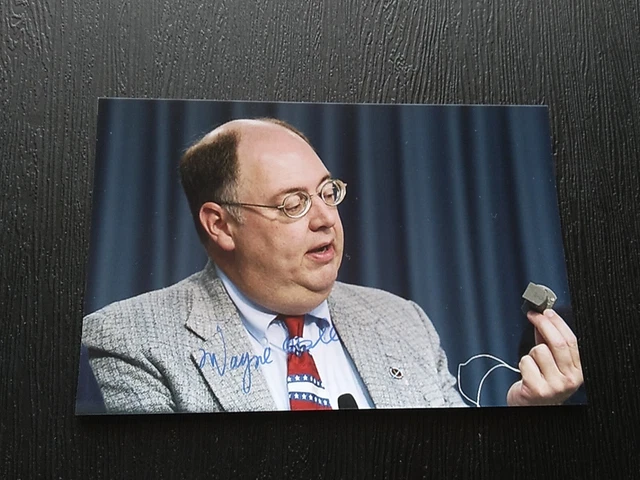 WAYNE HALE NASA ENGINEER AUTOGRAPHED SIGNED 4x6 GLOSSY PHOTO