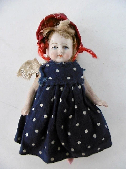 Petite Mignonnette Ancienne En Biscuit - Hauteur 10,5 Cm - Statuette Vintage