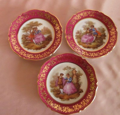 Lot de 3 Assiettes miniatures porcelaine de Limoges Lys Royal 