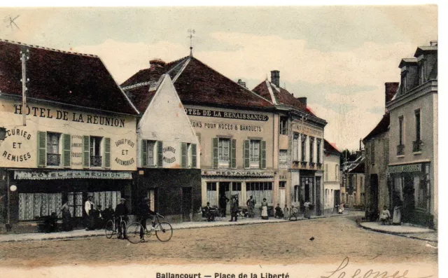 CPA Ballancourt (91 Essonne), animée, Place de la Liberté, années 1900