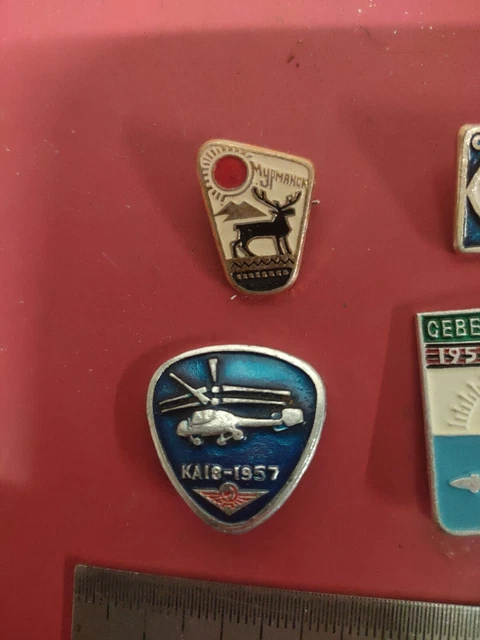 Lot De 31 Insignes Soviétiques Vintage URSS, Années 80, Thème Politique, Très Bon état