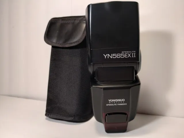 Yongnuo YN565EX II Speedlite Flash & Case - Canon Cameras Excellent Condition