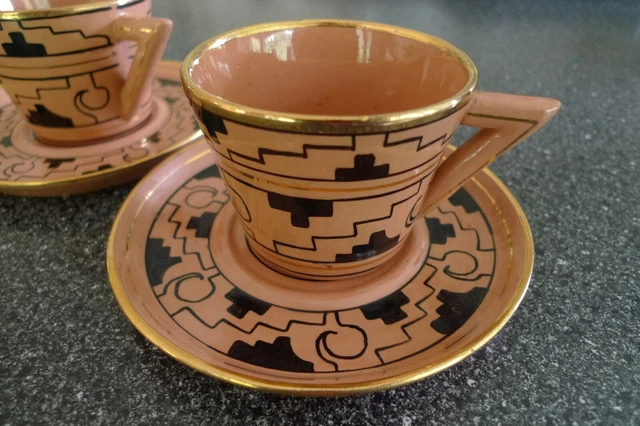 ✰Vintage MAYA Brena OAXACA Mexican 2 TEA CUP and SAUCER Set GOLD AZTEC Pottery.